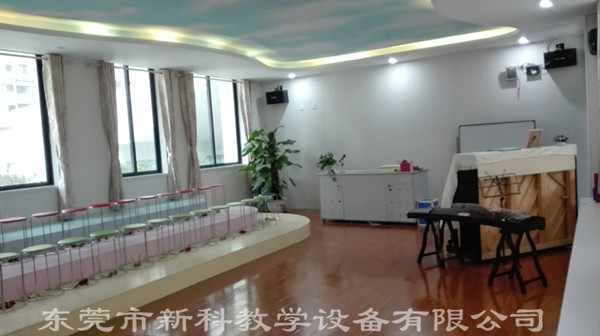 <a href='http://www.hldwj.com/chanpin/58-1.html' target='1' style='font-size:18px; font-weight:bold; color:#000000;'>音樂功能室</a>