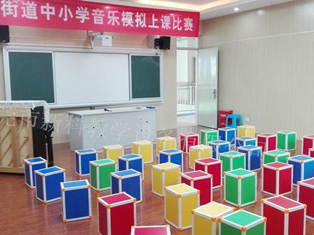 <a href='http://www.hldwj.com/chanpin/58-1.html' target='1' style='font-size:18px; font-weight:bold; color:#000000;'>音樂功能室</a>